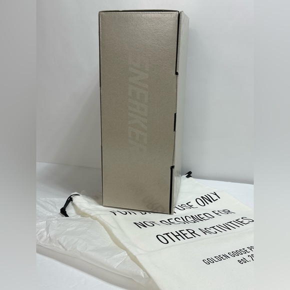 Golden Goose Sneaker Authentic BOX ,PASSPORT and DUSTBAG only - Picture 3 of 12